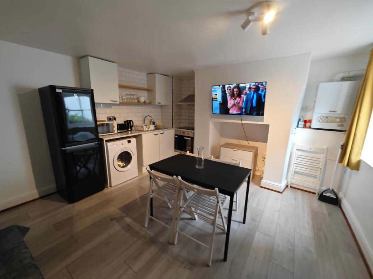 2 Bedroom 2 Bathroom Apartment In Old St - Shoreditch - Zone 1 Londres Extérieur photo